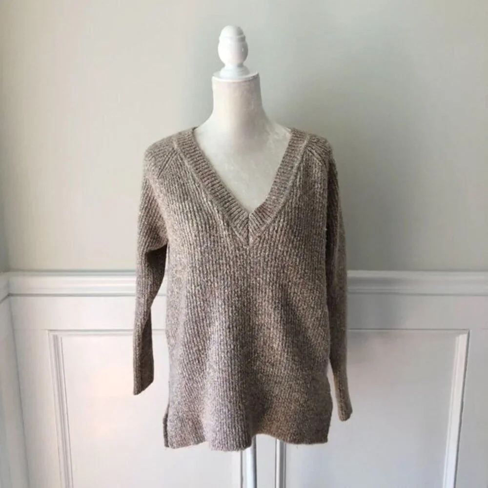 Forever 21 Speckled V Neck Sweater S